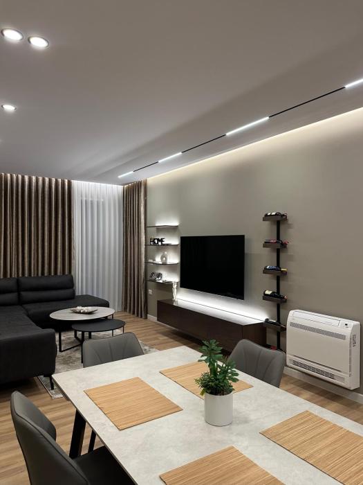 Bright & Modern Family Flat