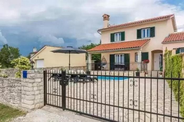 Family friendly house with a swimming pool Kanfanar, Central Istria - Sredisnja Istra - 24042