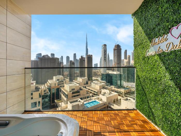 Trendy 1BR Private Jacuzzi Burj Khalifa View