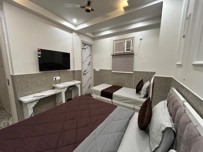 Hotel Shree Guru International 300 Meter From New Delhi Railway Station
