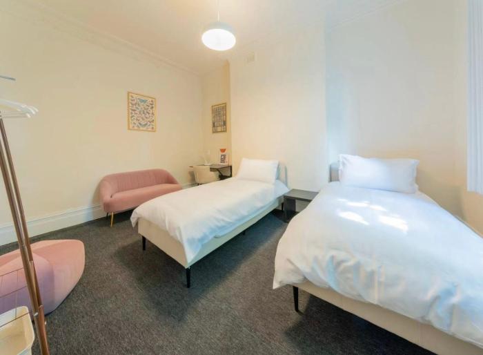 Twin Room in Camden Town