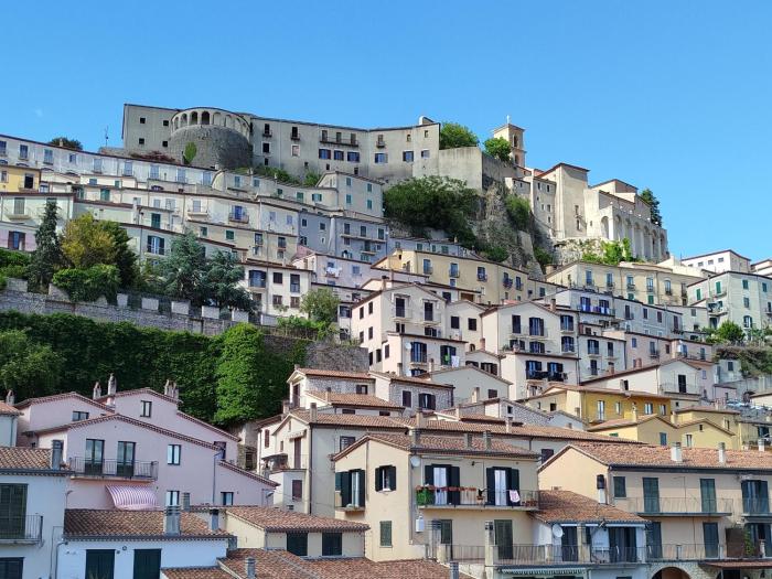 Casetta con VISTA CASTELLO e PARCHEGGIO COMODO