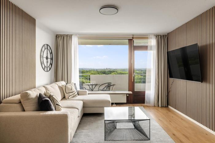 Beyond Living Horizon