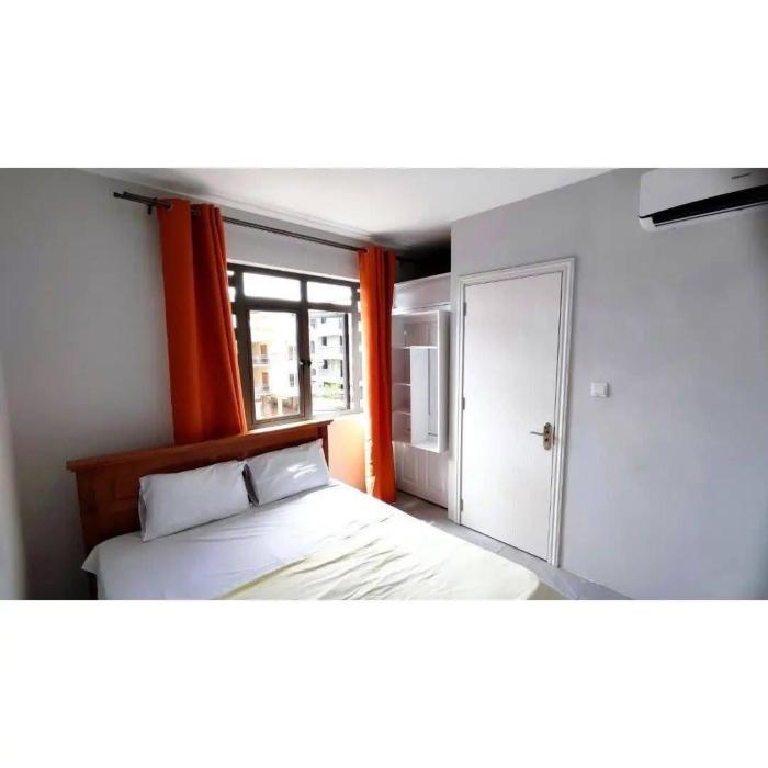 Cozy 3-Bedroom Apartment Near the Beach-Quiet & Central