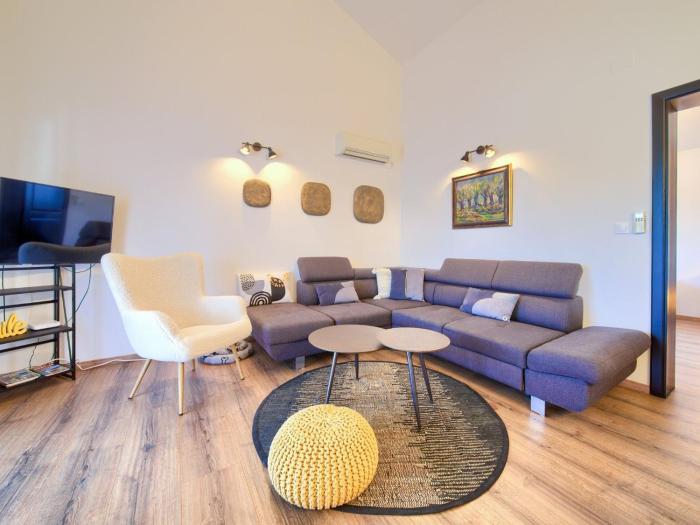 Two Bedroom Apartment with Terrace and Sea View