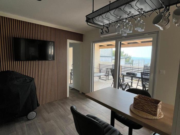 Two Bedroom Mobile Home with Terrace and Sea View