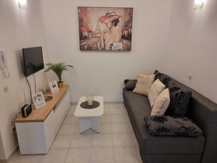 One Bedroom Apartment with Balcony and Sea View