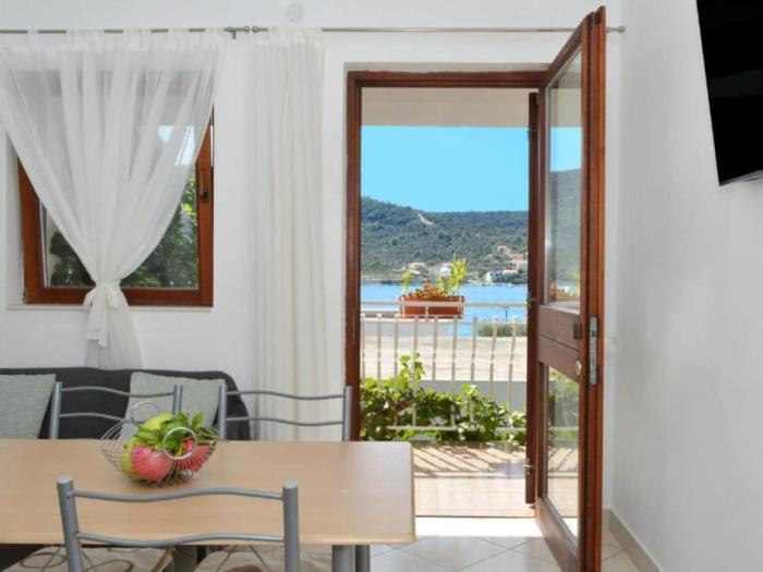 Apartments Nina - One Bedroom Apartment with Balcony A2