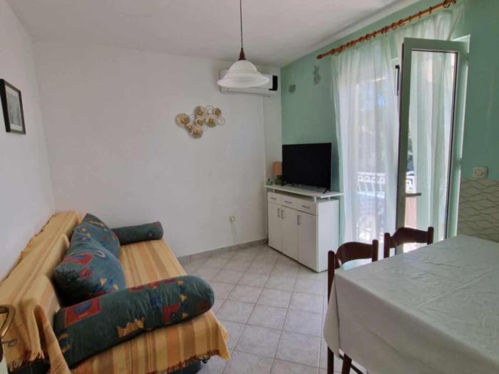 Apartments Dana - One Bedroom Apartment 2