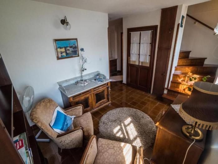 Stone House Seaside Retreat on Bra Island - Two Bedroom Apartment 2