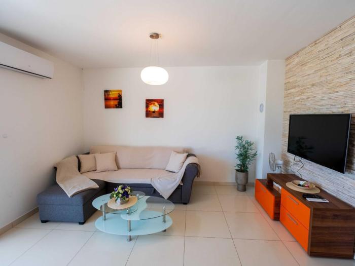 Charming Three Bedroom House Turanj