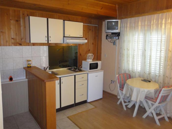 Seafront Apartments Pretner - Studio Apartment with Terrace