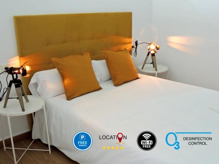 Casa Aurea-Apartamento zona antigua,parking y wifi by DeLabra Apartments