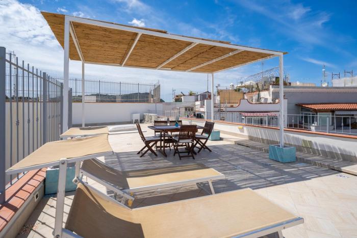 2 Terraces and Pergola House in Ischia