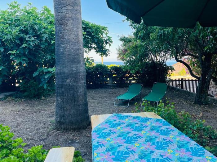 Apartment in Villa under Grand Palm Tree & Garden