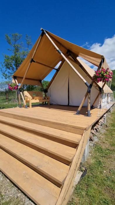 Veselia Glamping