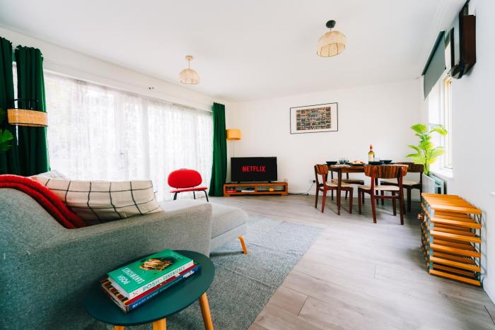 2 Bedroom Apartment Near London Bridge with a Garden