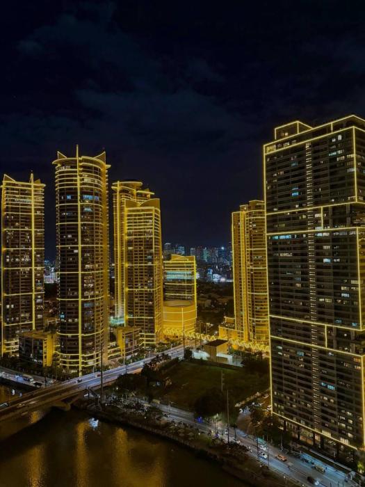 River and Makati view at Acqua Novotel Suites