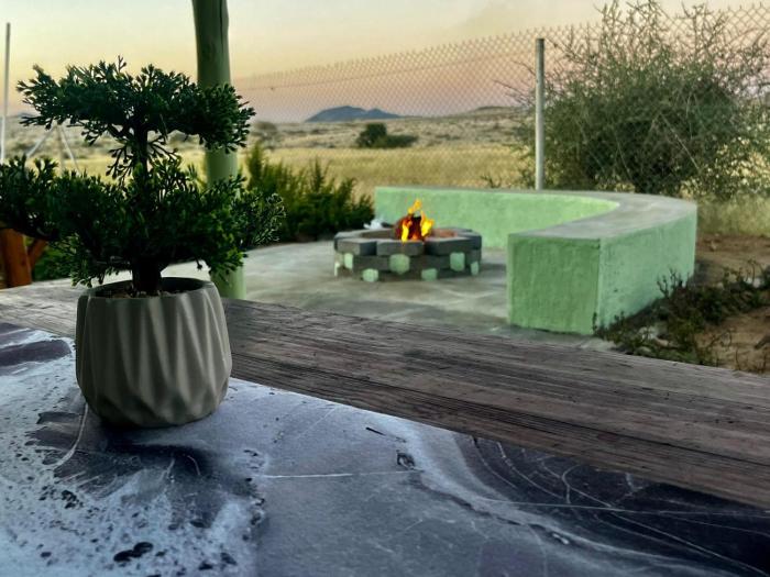 Green Elephant Cottages Uis