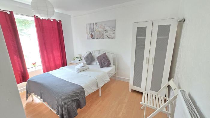 Canary wharf cottage