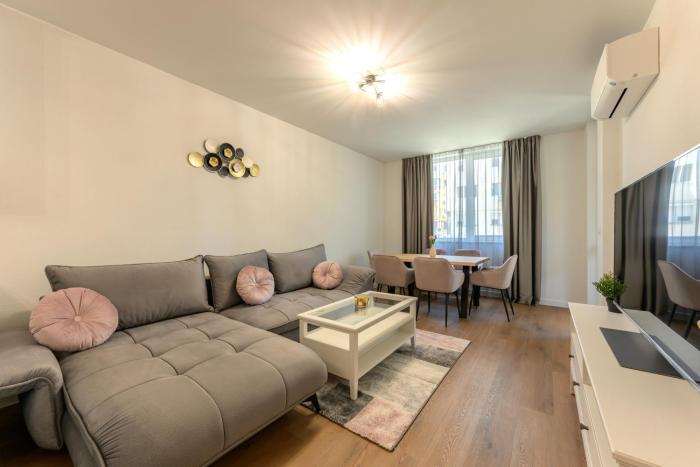 Varna Modern Escape With Private Parking
