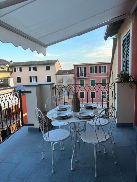 HH Moneglia la Piazzetta L Attico