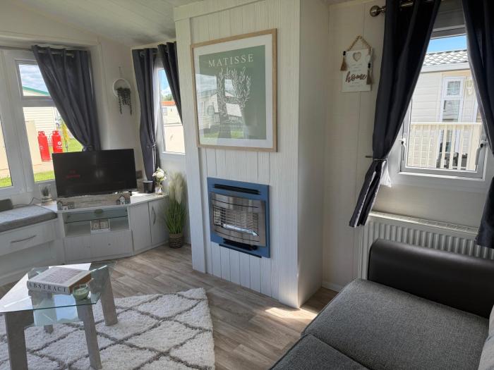 Seaside Escape Modern Mobile Home Stay