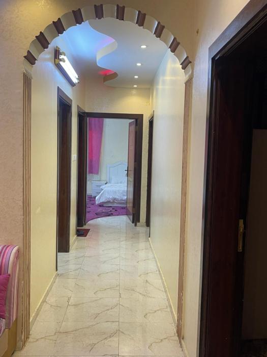 شقه اربع غرف الطائف بالحلقة الشرقية حي الروضه