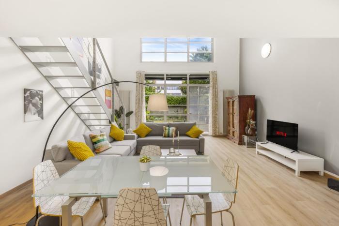 Design Loft Milano Turro con garage e giardino privati