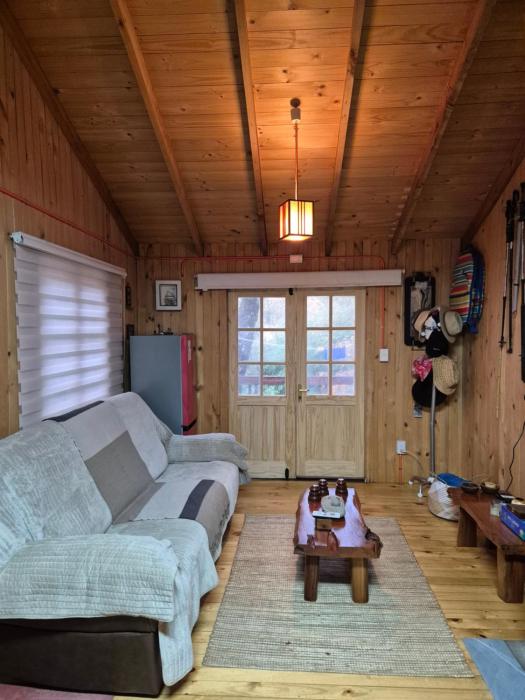 Cabaña Los Lleuques, Descanso en Cordillera a orillas del río Renegado