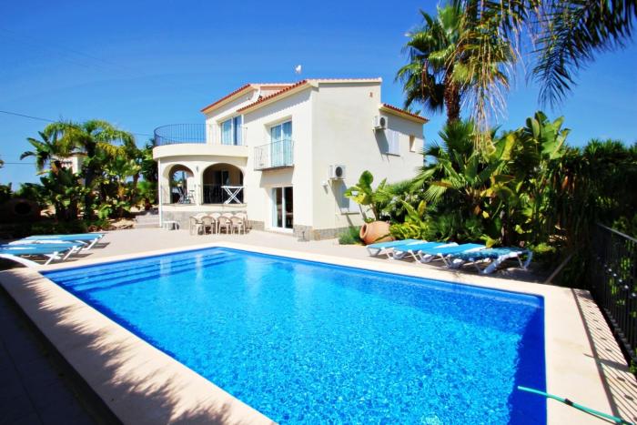 Estrella - holiday home with stunning views and private pool in Benissa