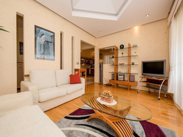 Guest House Villa Anggela - Two Bedroom Apartment with Balcony and Sea View