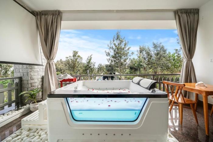 Miami - Private Jaccuzzi Villa in Bangalore