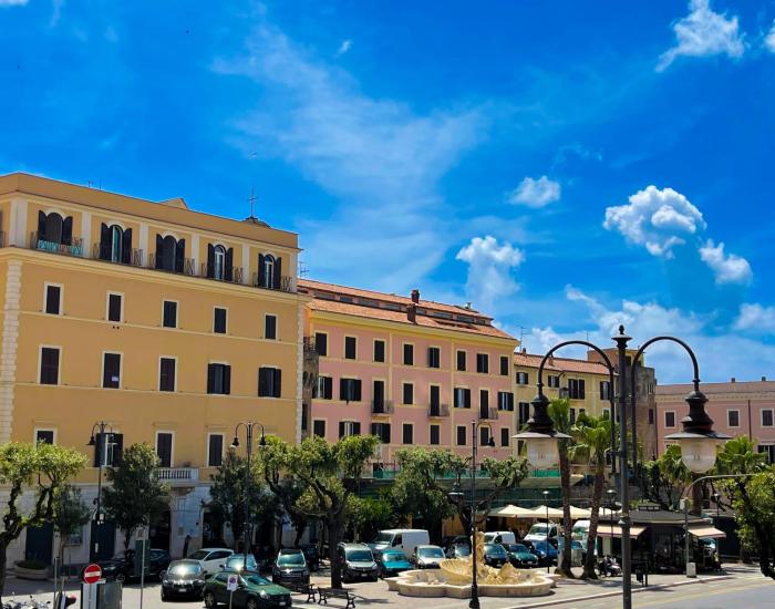 NIMPHAEA BLUE APARTMENT - Elegant Central Flat, Walk to Beach & Train Station