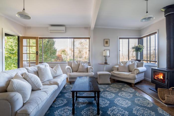 Ardbrae Countryside Tranquility with a Charming Cottage