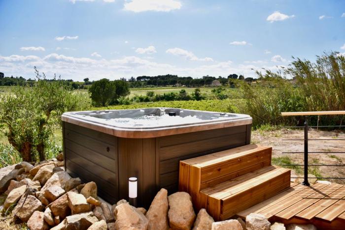 Villa avec piscine chauffée et jacuzzi