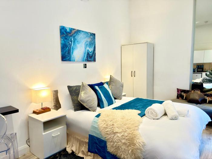 The Regent - Entire Studio in Central London - Prime Location