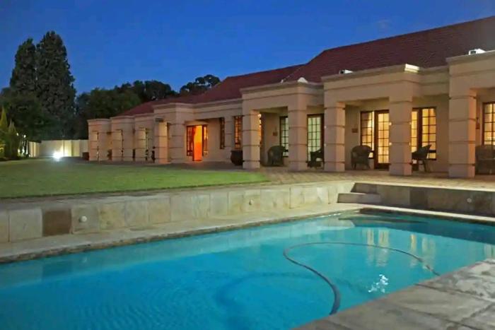 African Crest Guest House