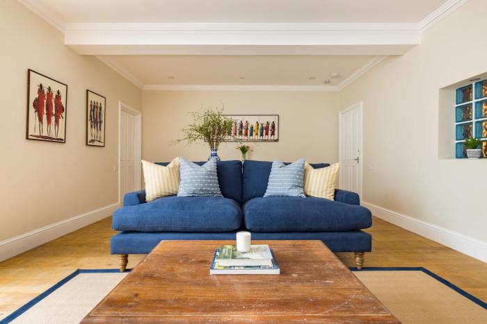 Chic Earls Court Garden Apartment