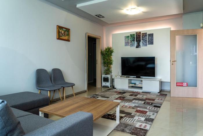 2 BDR Cozy Downtown Apt I Mall, Park, Subway