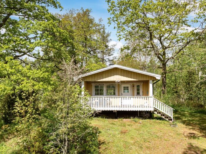 Holiday Home Rödmossa Femton by Interhome