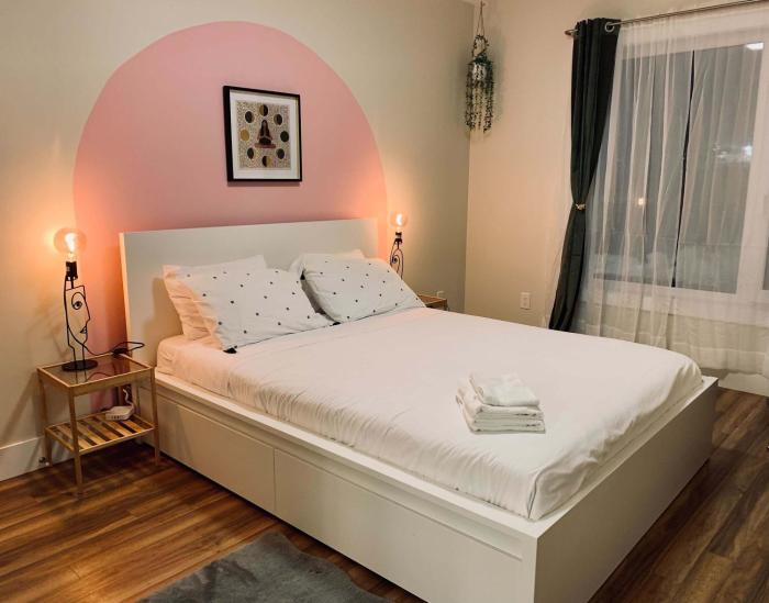 Downtown Oasis with a Balcony, Family-Friendly, WiFi