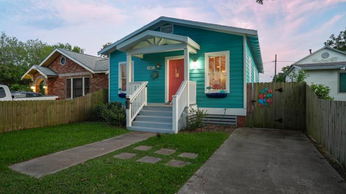 Sandy Turtle-Gone to the Beach Be Back Never