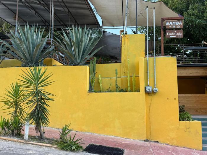 La Embajada Hostel Bacalar