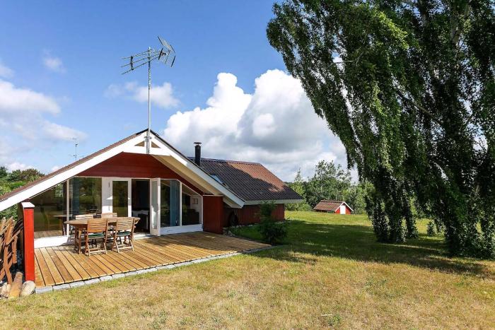 Lovely Summer House In A Town-Close Location