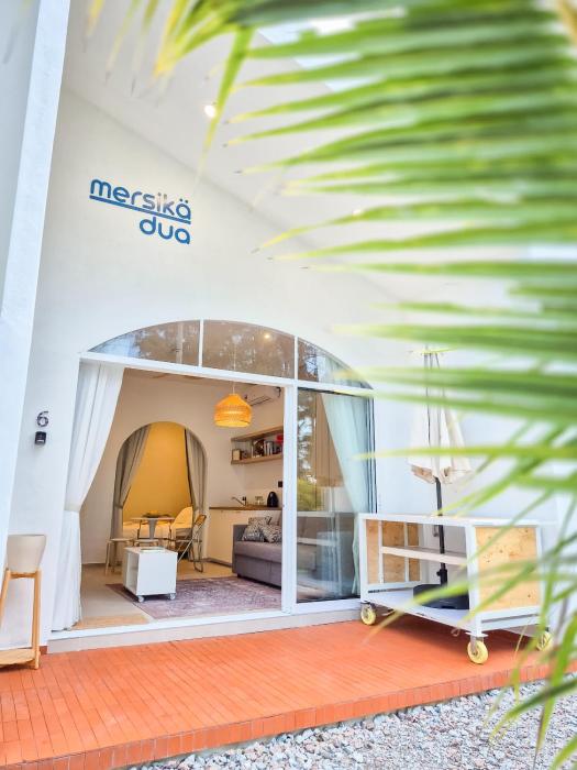 Mersika Dua - Beachfront Villa 2BR Near To Mersing Jetty Town