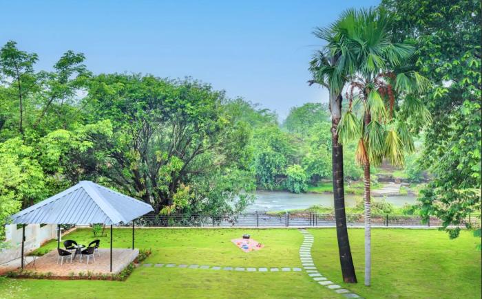 SaffronStays Nilaya by the river