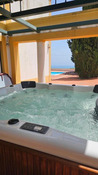 Casa da Vigia - vila bouganvilia - V3 - in top of the beach with jacuzzi