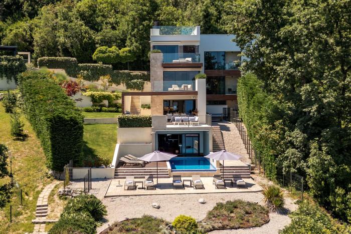 Villa AltaVista - Seaview & Relax with Heated Pool & MiniGolf