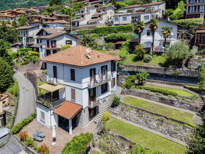 Wisteria Rooms on Lake Como
